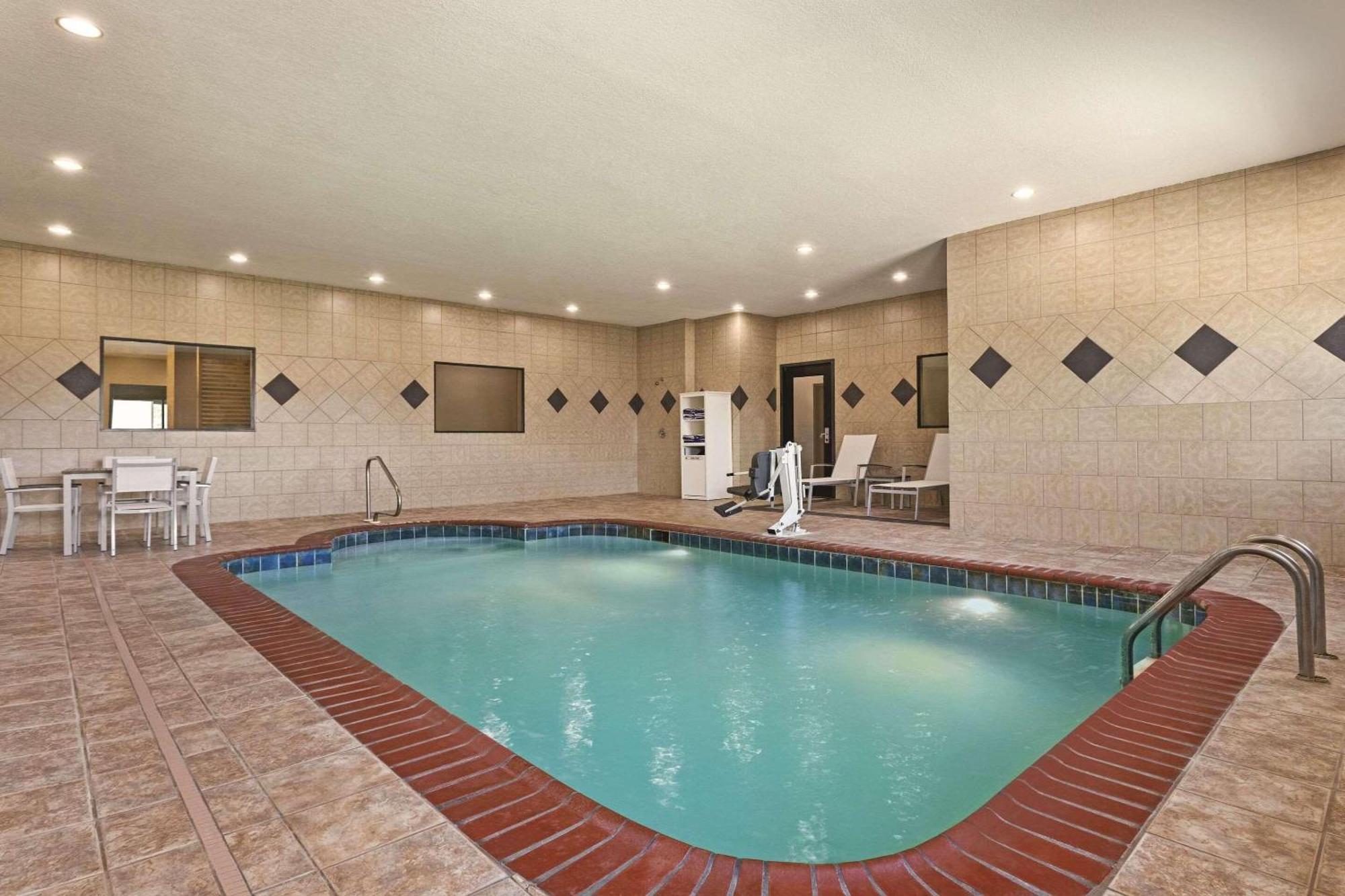 Country Inn & Suites By Radisson, Byram-Jackson South, Ms מראה חיצוני תמונה
